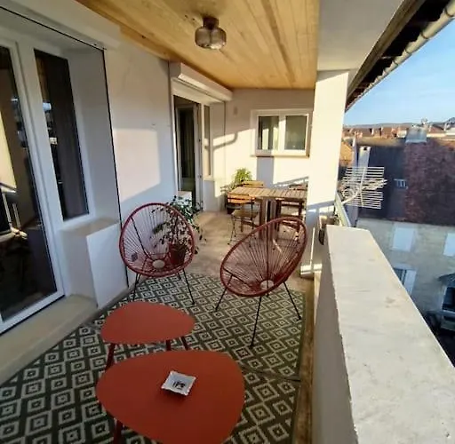 Appartement Plein Centre Avec Terrasse